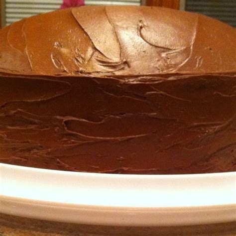 The secret ingredients are the mayo and betty crocker devil's food place the second cake on top and use the remaining frosting to coat the top of the cake and the sides. Pin on Repostería
