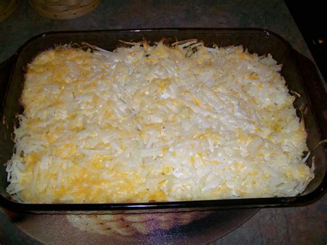 Evenly distribute swiss cheese and then stuffing crumbs over the top. Hashbrown Casserole | Recipe | Hash brown casserole ...