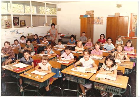 Photo De Classe Cm1 De 1980 Ecole Groupe Scolaire Du Dorlett Copains