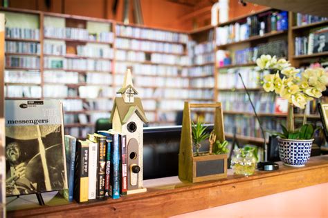 Equal parts coffee shop, live music venue, and community center, waller's is a place where you'll want to spend a few hours. Books, Music, and Coffee Off-the-Beaten Path: Cafe Rothem in Duluth, GA — Atlanta Coffee Shops