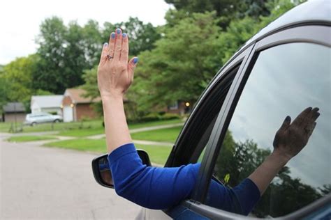 4 Basic Hand Signals For Driving You Should Know And Understand