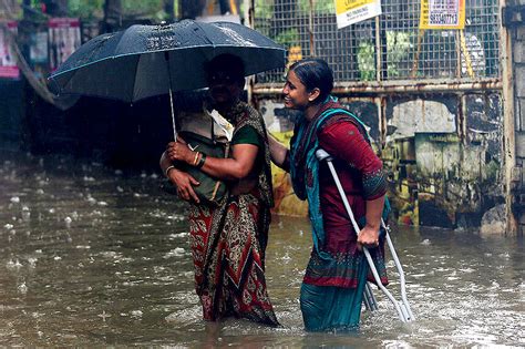15 Dead In Monsoon Floods Landslides In India Abs Cbn News