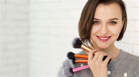 Consejos Para Disimular Correctamente Las Arrugas Con Maquillaje Mui