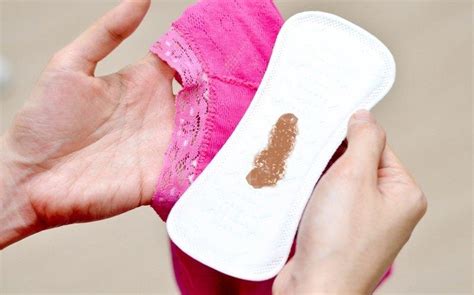 Qué significa tener flujo vaginal marrón después de la menstruación causas tratamientos