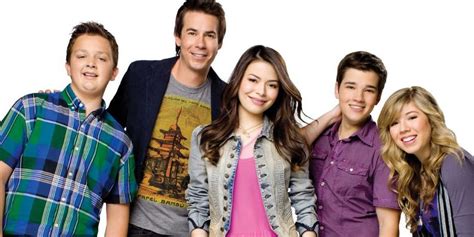 Clipe das músicas da miranda cosgrove stay my baby stay my baby download about you now about you now download leave it all to me. Miranda Cosgrove Misses Her Entire "iCarly" Cast Except ...