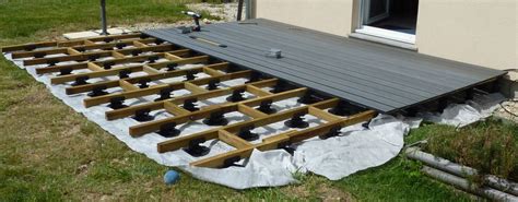 Construire Une Terrasse En Composite Pose Terrasse Lames Composites Sur Lambourdes Guide Etape