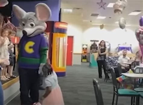 Mother Accuses Chuck E Cheese Mascot Of Discrimination For Ignoring