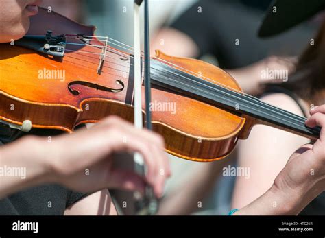 Country Violin Music Hi Res Stock Photography And Images Alamy
