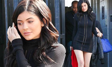Kylie Jenner Shows Her Curves Filming Keeping Up With The Kardashians Daily Mail Online