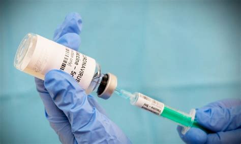 Tanto los expertos de oxford como los de astrazeneca enfatizan que no están haciendo competencia con otros proyectos y que, en todo caso, se. Vacuna contra la Covid-19, de AstraZeneca, podría tener ...