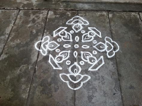 These are simple and easy designs. Rangoli designs/Kolam: S.No 128 15-1 Ner Pulli Lamp Kolam