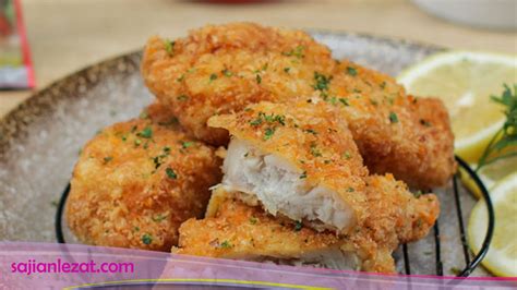 Bahkan ada juga yang menggunakan ikan dencis , ikan lele serta ikan tuna putih. Kakap Ekor Kuning Goreng - Mangut Asap Ekor Kuning Pesen ...