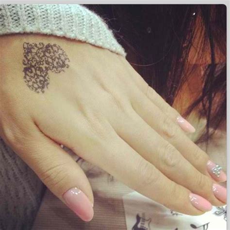 27 Best Lace Tattoo Designs For Every Women