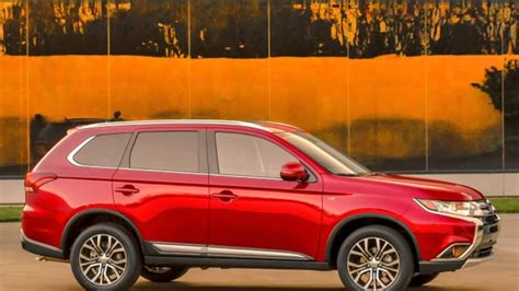Mitsubishi outlander 2 0l review underrated but not undervalued btw rojak daily. 2016 Mitsubishi Outlander - Malaysian debut soon - YouTube