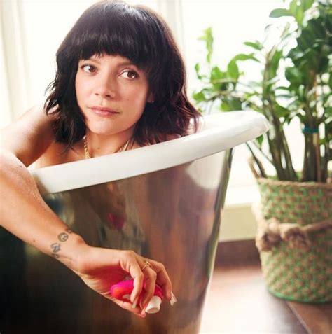 Lily Allen Smoulders In Intimate Bed Snap As She Talks Masturbation