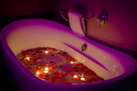 Spoil That Someone Special With A Luxurious Bubble Bath Bubble Bath Pamper Bubbles Romance
