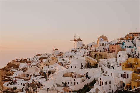 The Best Places To View The Famous Santorini Sunset The Common Wanderer