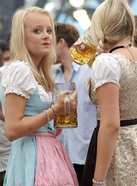 The Girls Of Oktoberfest 2009 34 Pics