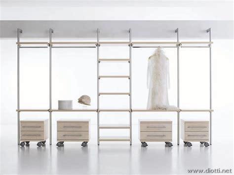 Per realizzare una cabina armadio fai da te ti basta una larghezza di 120 cm. Cabine armadio con montanti - DIOTTI A&F Arredamenti