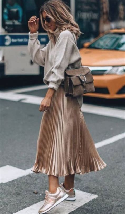 17 Fashion Inspo Outfits Autumn In 2020 Midi Skirt Metallic Pleated