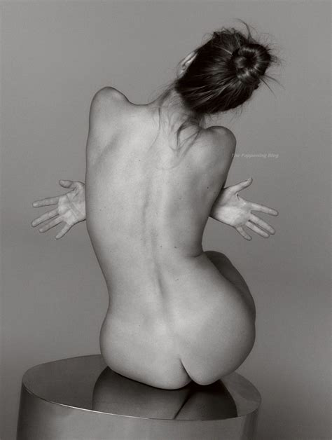 Rosie Huntington Whiteley Nude Sexy ELLE Magazine 9 Photos