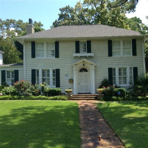 The rgb values for sherwin williams sw7042 shoji white are 229, 222, 210 and the hex code is #e5ded2. Shoji White SW 7042 - White & Pastel Paint Color - Sherwin ...