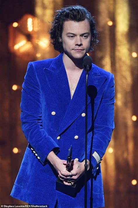 Harry Styles Announces His New Album Fine Line And Sends His Fans Into Meltdown Daily Mail Online