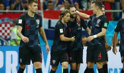 واصل منتخب كرواتيا صناعة التاريخ في بطولة كأس العالم لكرة القدم المقامة حاليا في روسيا، بعدما تأهل للمباراة النهائية للمونديال للمرة الأولى في تاريخه، عقب. مونديال-2018 (منتخب كرواتيا): "أوقفنا ميسي وإريكسين ...