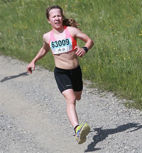 En syngende helene marie fossesholm og en johannes høsflot klæbo som forteller om forholdet til sin morfar er blant det du får se i den første magasinsendingen fra vm i oberstdorf. De yngste imponerte aller mest i UngdomsBirken - KONDIS - norsk organisasjon for kondisjonsidrett