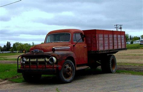 Farm Truck | Nice old Ford Farm truck at the rear of a now a… | Flickr