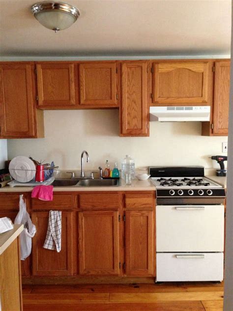 Goodhome flat matt furniture paint will give your kitchen cupboards a velvety smooth, chalky finish. Expert Tips on Painting Your Kitchen Cabinets
