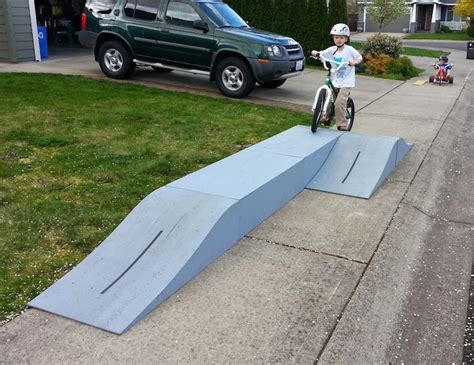 Decided it was time to make a new lift, if you would like to make one with the exact measurements just pause video and cut boards. Ramp Feature Build for my kids - Pinkbike Forum