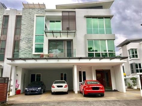 It neighbors with most of the affluent districts in pj, namely kota damansara, sunway damansara, bandar utama. Tropicana Indah (Damansara Indah Resort Homes), Tropicana ...