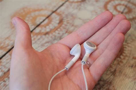 How To Clean Headphone Ear Wax Livestrongcom