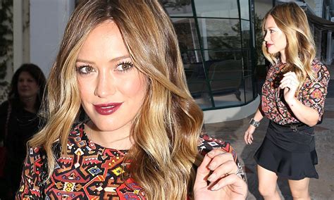 Hilary Duff Flaunts Her Slimmed Down Figure On A Rare Night Out With The Girls Daily Mail Online