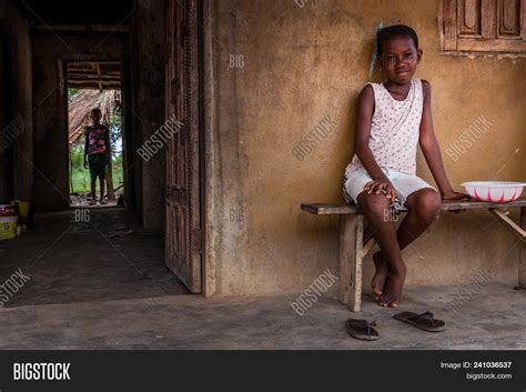 Yongoro Sierra Leone Image And Photo Free Trial Bigstock
