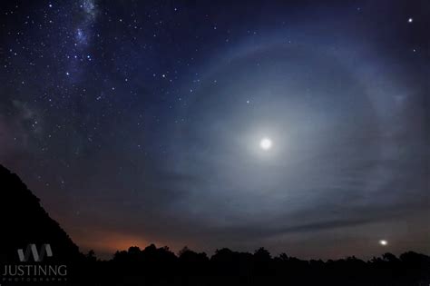 Moon Halo And Milky Way On Earthsky Todays Image Earthsky