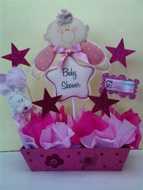 Los centros de mesa son arreglos infaltables en una fiesta, y una baby shower no es la excepción. Pin en centros de mesa