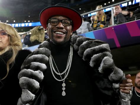 Even his staunchest haters have to admit that when it comes to boxing and business, he knows what he's doing. Floyd Mayweather reveals why he flaunts money on Instagram ...