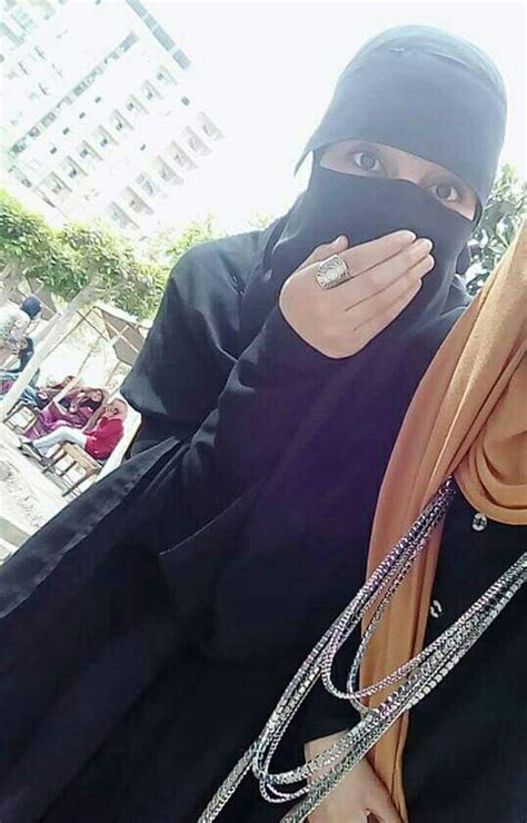 Pin By Peer Samreen Aslam On Tyger Niqab Fashion Niqab Girl Hijab