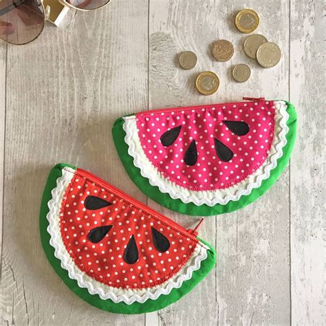 Slice Of Watermelon Coin Purse in 2021 | Watermelon quilt, Watermelon crafts, Watermelon decor
