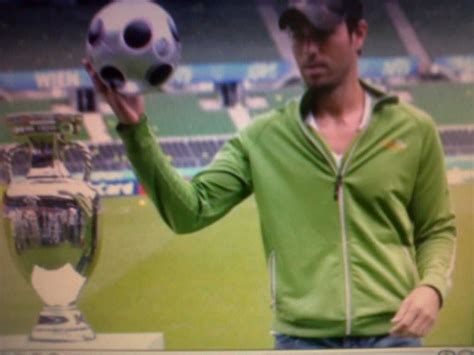 ENRIQUE IGLESIAS SOCCER WORLD CUP IN SOUTH AFRICA 2010 LOVE U