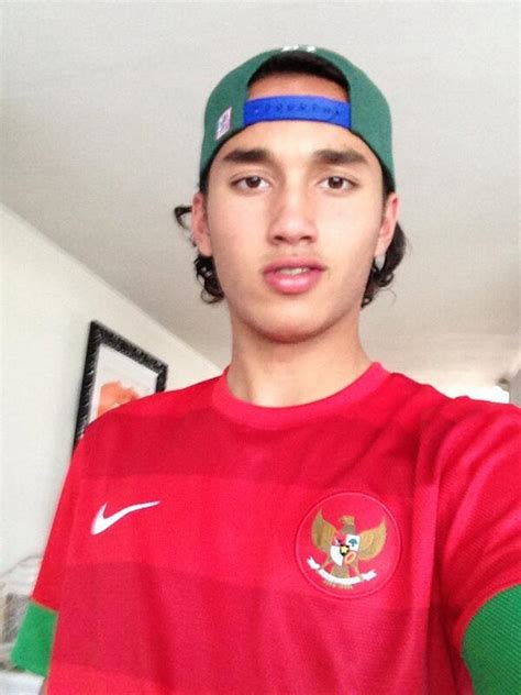 Ezra walian, the incredible talent (talenta sepakbola di ajax amsterdam, keturunan indonesia). Biodata Ezra Walian Lengkap Dengan Agama Dan Foto Terbarunya