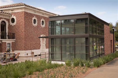 Los Angeles Conservancy Recognizes Uclas Clark Library With