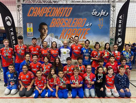 Equipe de Içara conquista vice campeonato brasileiro de karatê