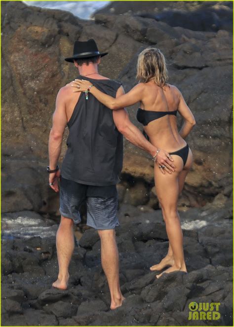 * bahboy * follow me on instagram, youtube & triller. Chris Hemsworth Grabs Wife Elsa Pataky's Butt at the Beach ...