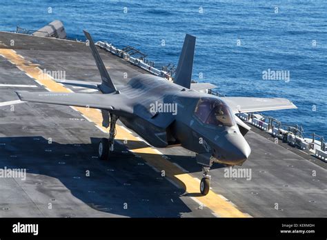 Marine Corps F 35b Lightning Ii Hi Res Stock Photography And Images Alamy