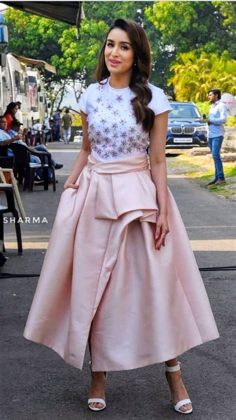 Pin By Vidushi Rathore On Shraddha Kapoor Skirt Top Skirt Design Bollywood Celebrities