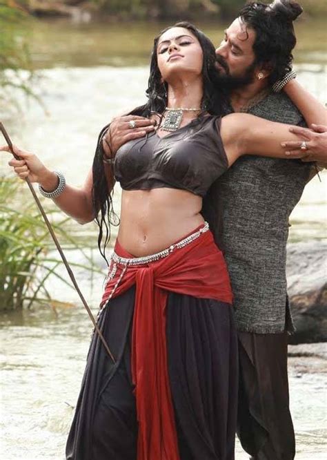 karthika latest wet navel in tamil movie beautiful indian actress cute photos movie stills