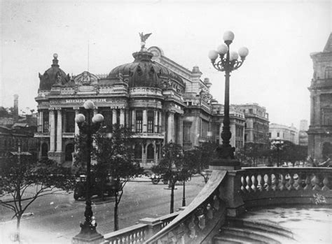 A Historia Do Teatro Do Brasil